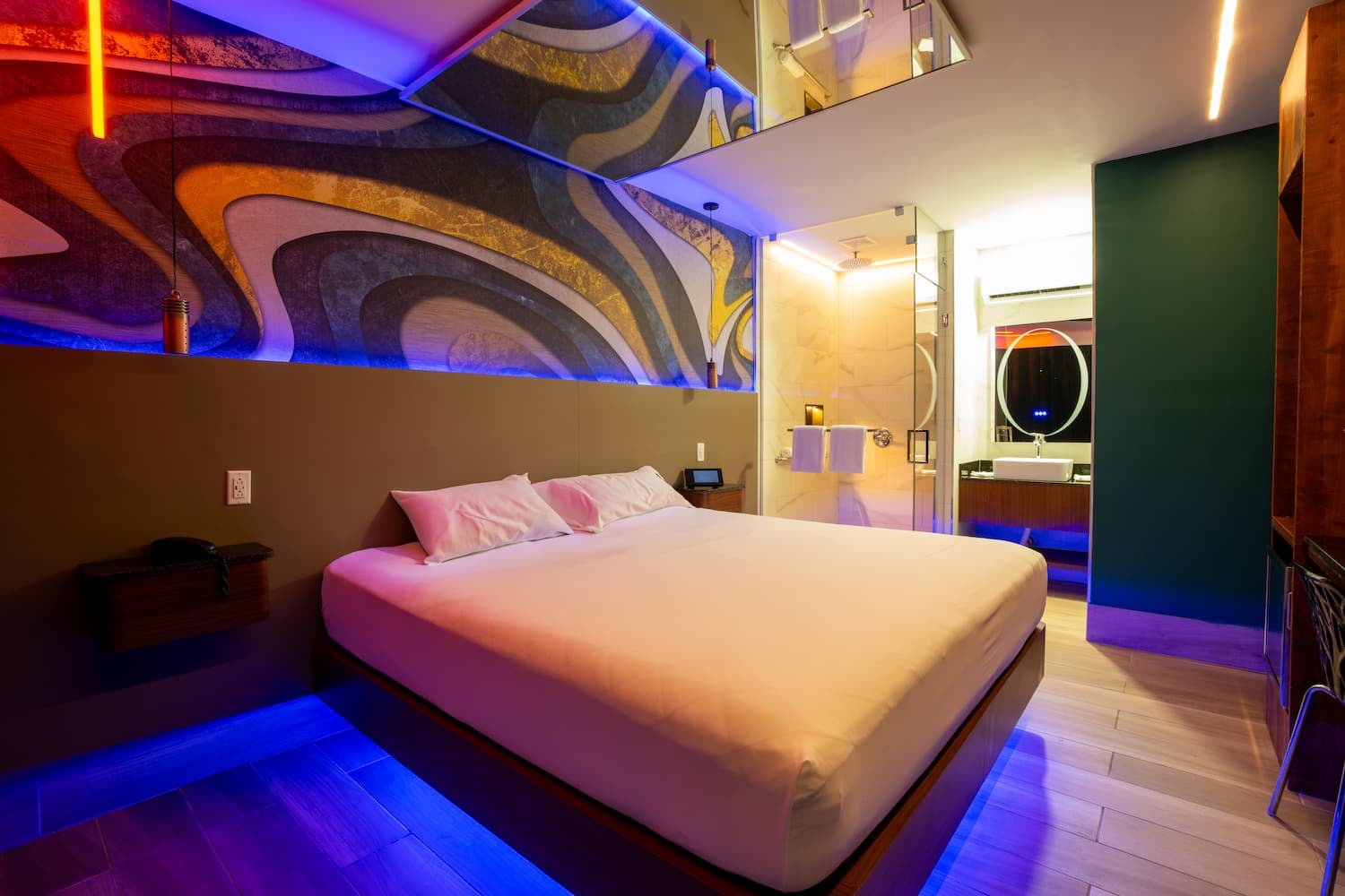 Mood Motel - Suite view 1